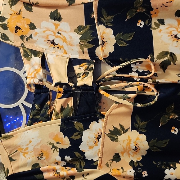 Midi Dress with pockets Size MEDIUM - Picture 3 of 4